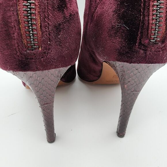 Donald Pliner Velvet Peep Toe Lace Up Bootie 8M Burgundy Ankle Witchy Whimsigoth - Picture 5 of 14
